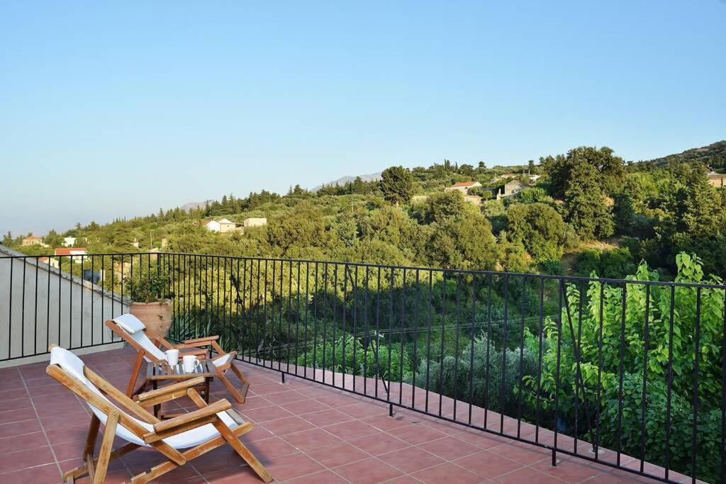 Villa Christini A Luxury Villa With Amazing Views Tzitzifés Extérieur photo