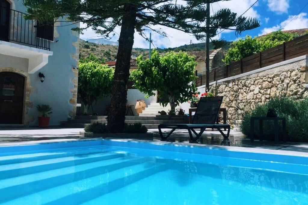 Villa Christini A Luxury Villa With Amazing Views Tzitzifés Extérieur photo