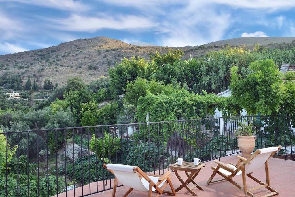 Villa Christini A Luxury Villa With Amazing Views Tzitzifés Extérieur photo