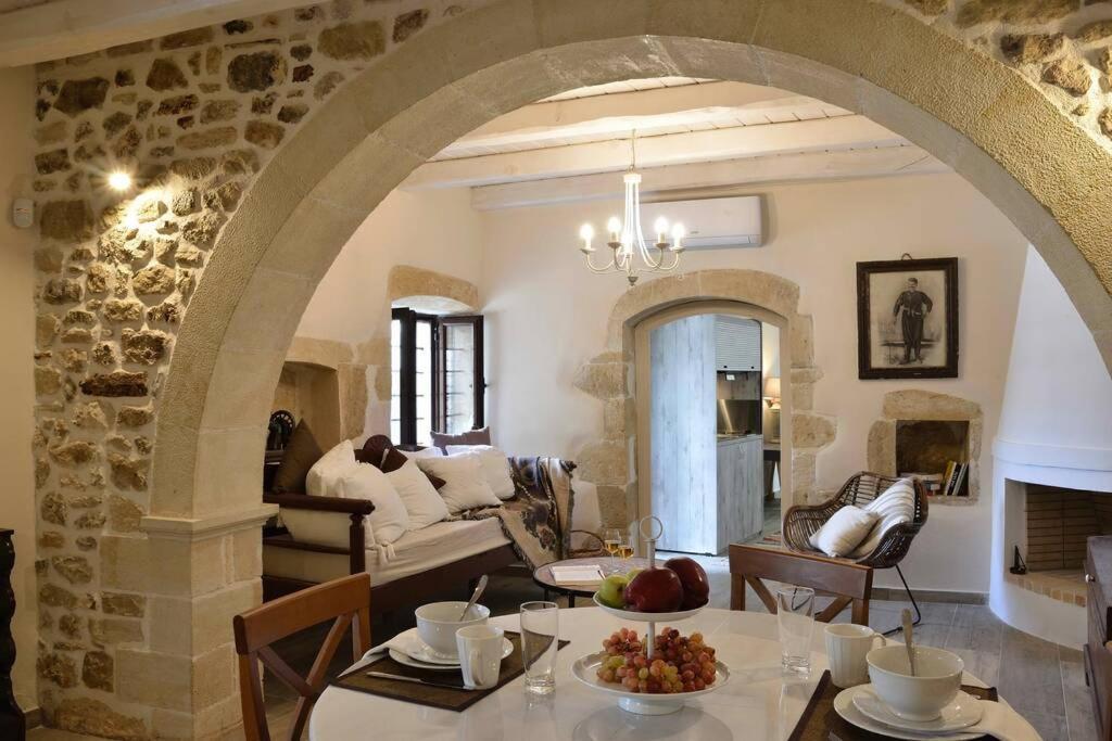Villa Christini A Luxury Villa With Amazing Views Tzitzifés Extérieur photo
